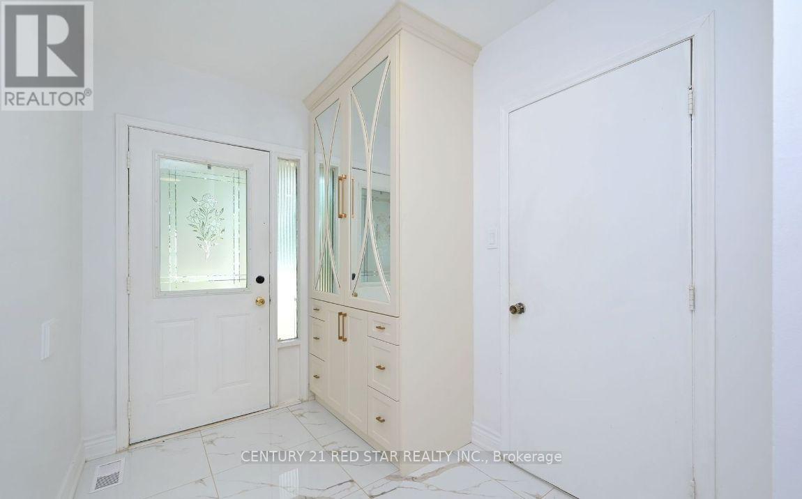 Property at 99 BOYNE CRESCENT image 3