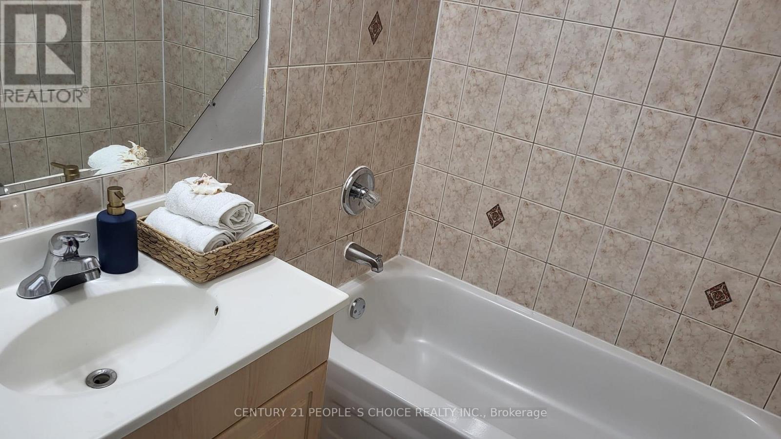 7598 Black Walnut Trail, Mississauga, Ontario  L5N 8A7 - Photo 27 - W12294702