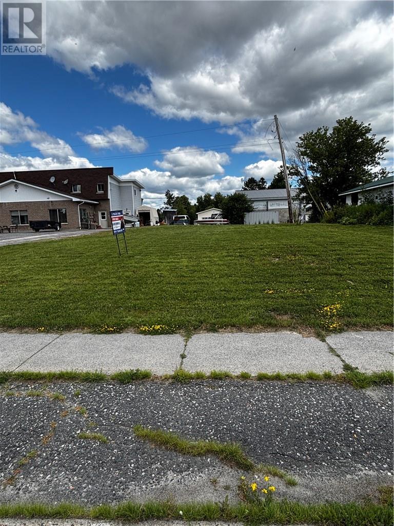 5 Notre Dame E, Noelville, Ontario  P0M 2N0 - Photo 3 - 2123687