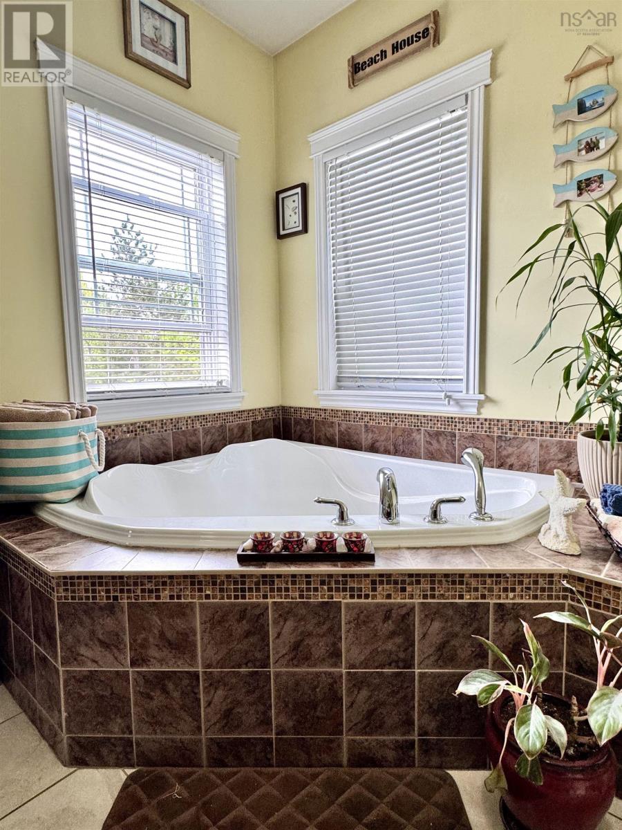 37 Norwood Street, Glace Bay, Nova Scotia  B1A 3M4 - Photo 18 - 202513826