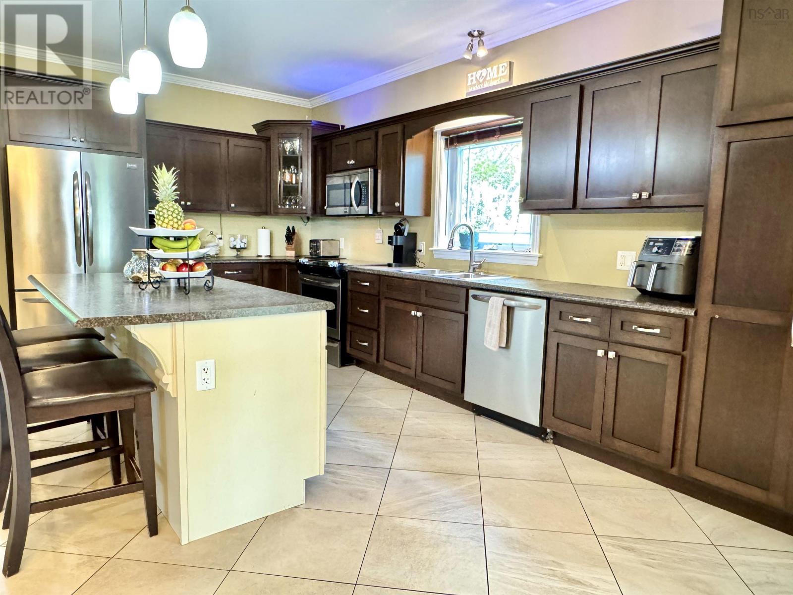 37 Norwood Street, Glace Bay, Nova Scotia  B1A 3M4 - Photo 2 - 202513826