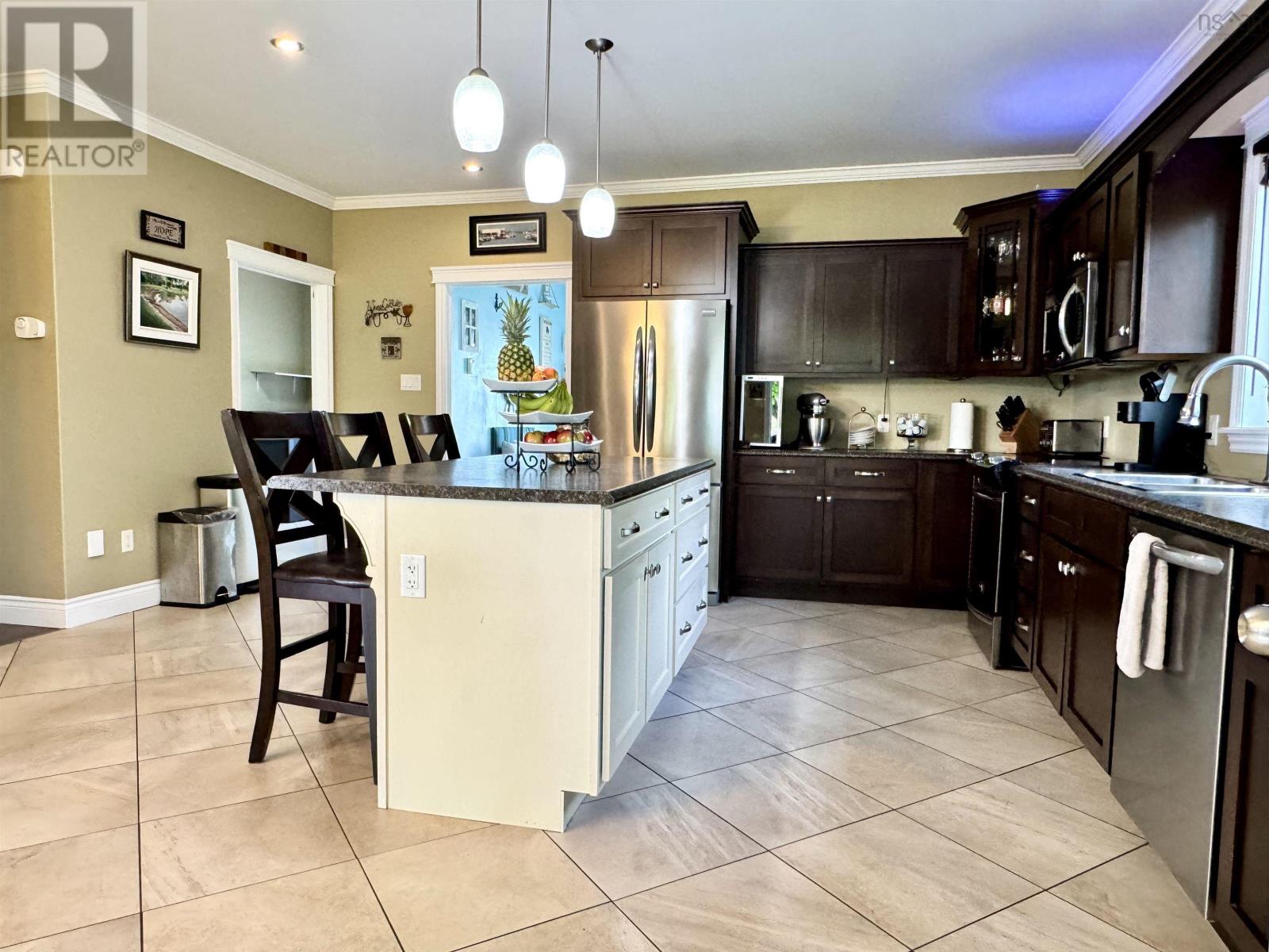 37 Norwood Street, Glace Bay, Nova Scotia  B1A 3M4 - Photo 9 - 202513826