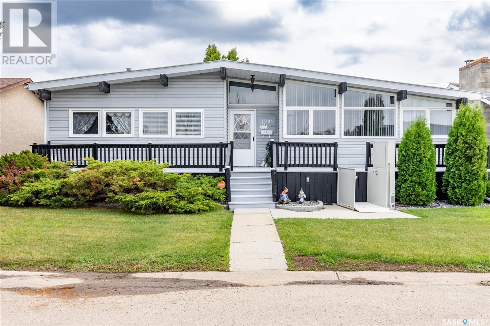 Property at 1094 Corman CRESCENT image 1