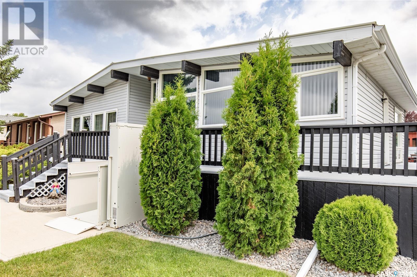 Property at 1094 Corman CRESCENT image 3
