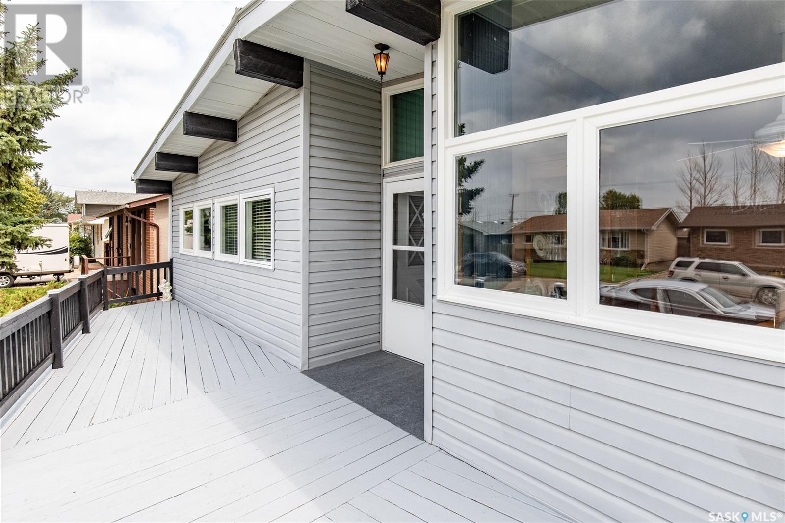 Property at 1094 Corman CRESCENT image 4