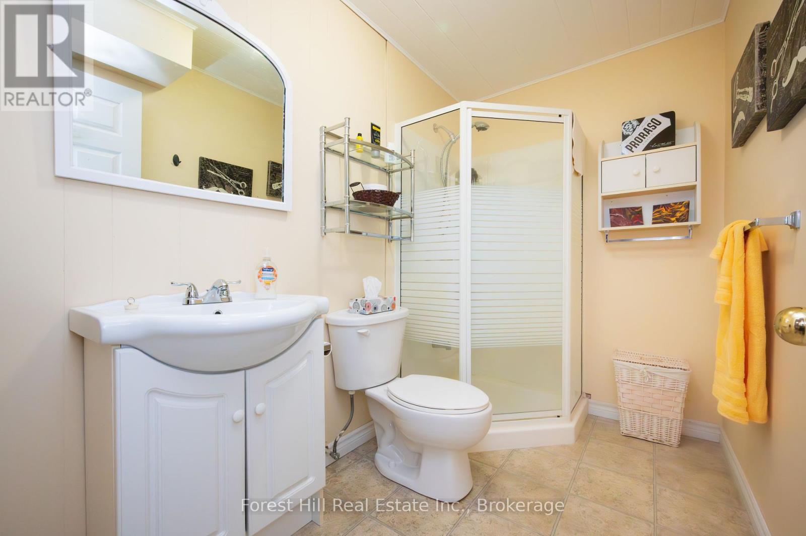 151 Pine Street, Bracebridge, Ontario  P1L 2H8 - Photo 14 - X12233280