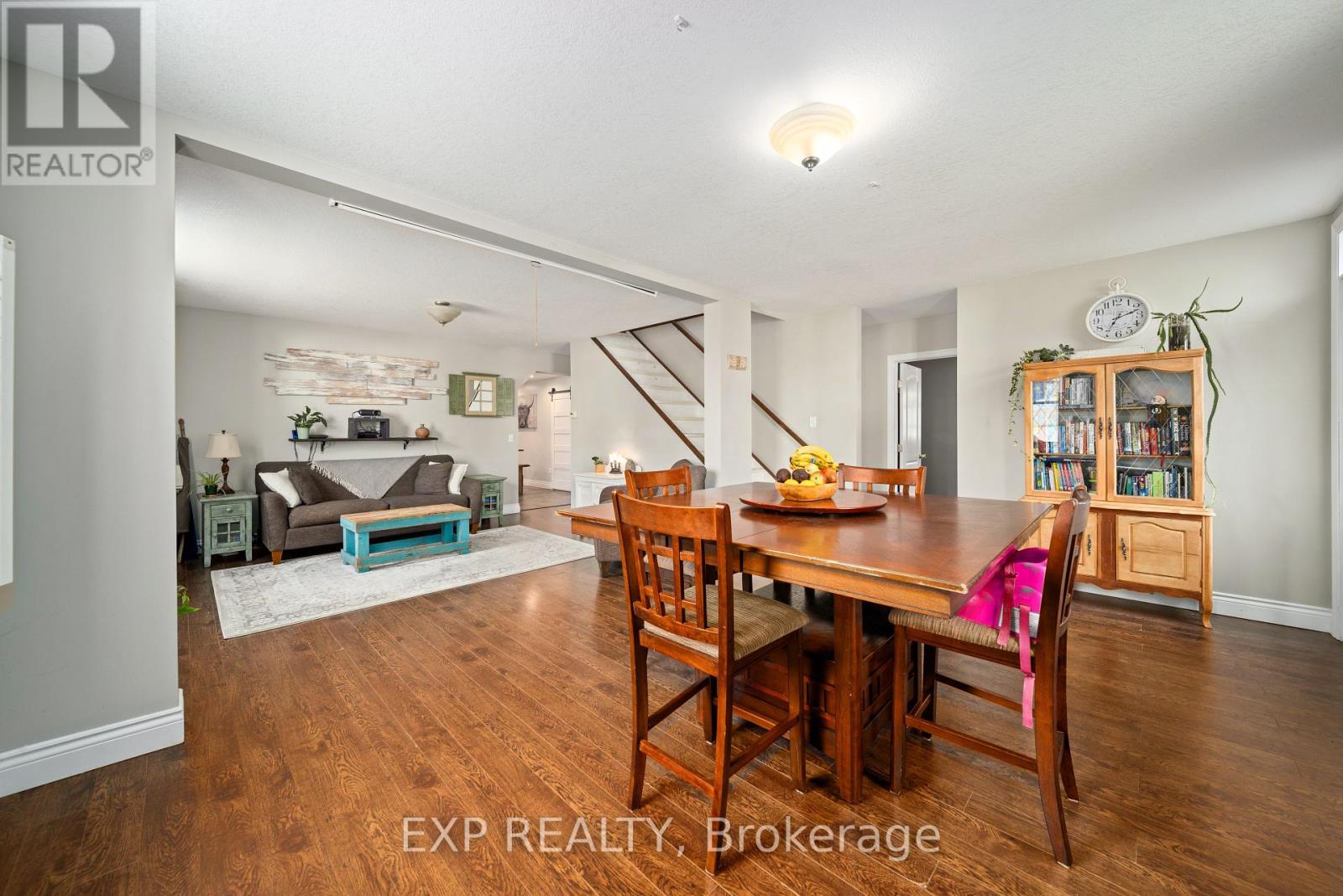 26 Main Street S, Lambton Shores, Ontario  N0N 1J0 - Photo 19 - X12300338