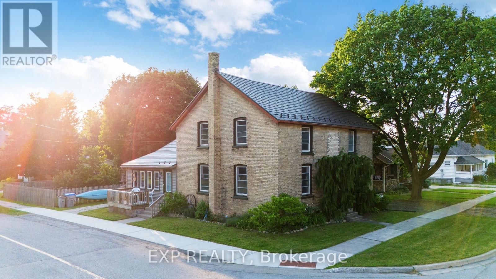 26 Main Street S, Lambton Shores, Ontario  N0N 1J0 - Photo 2 - X12300338