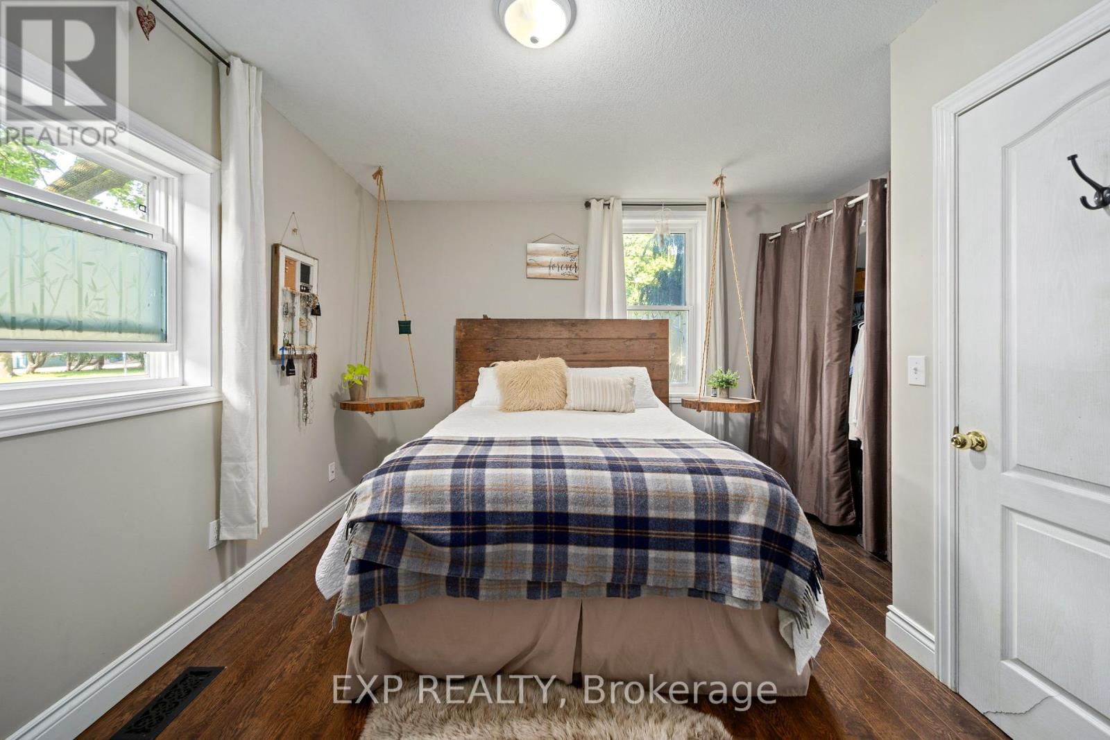 26 Main Street S, Lambton Shores, Ontario  N0N 1J0 - Photo 23 - X12300338