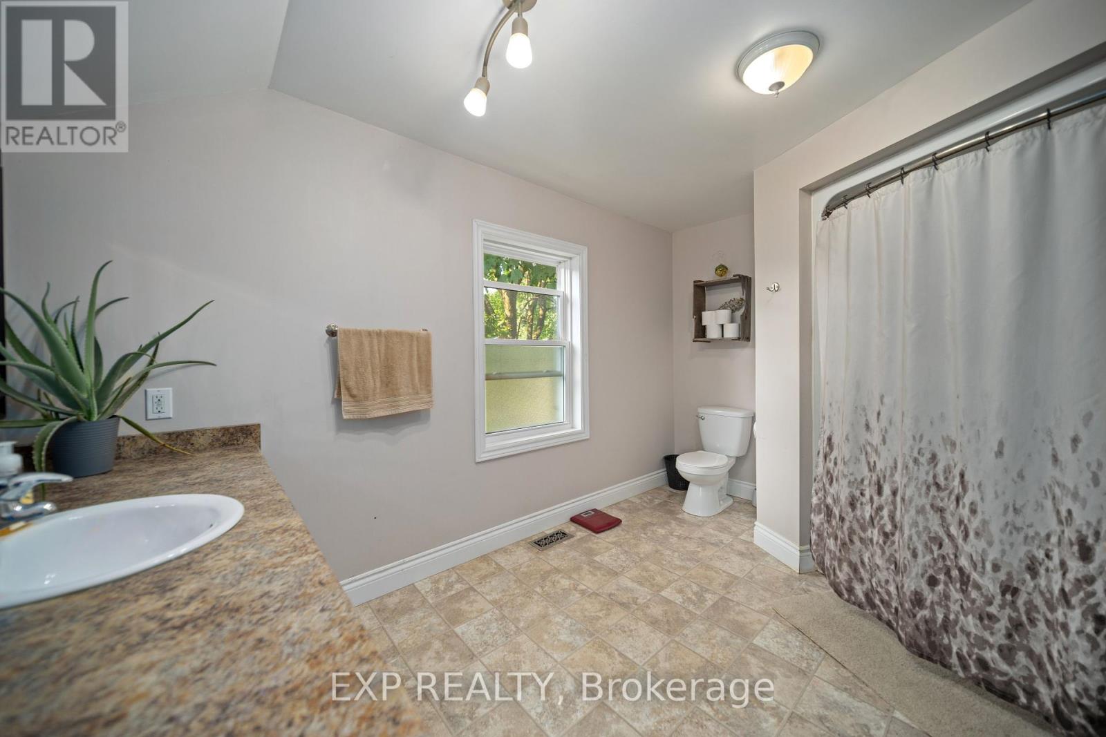 26 Main Street S, Lambton Shores, Ontario  N0N 1J0 - Photo 27 - X12300338