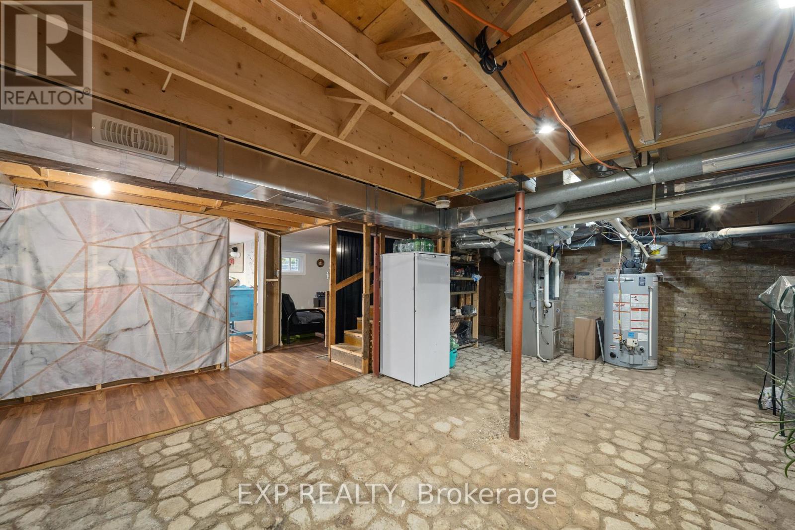 26 Main Street S, Lambton Shores, Ontario  N0N 1J0 - Photo 32 - X12300338