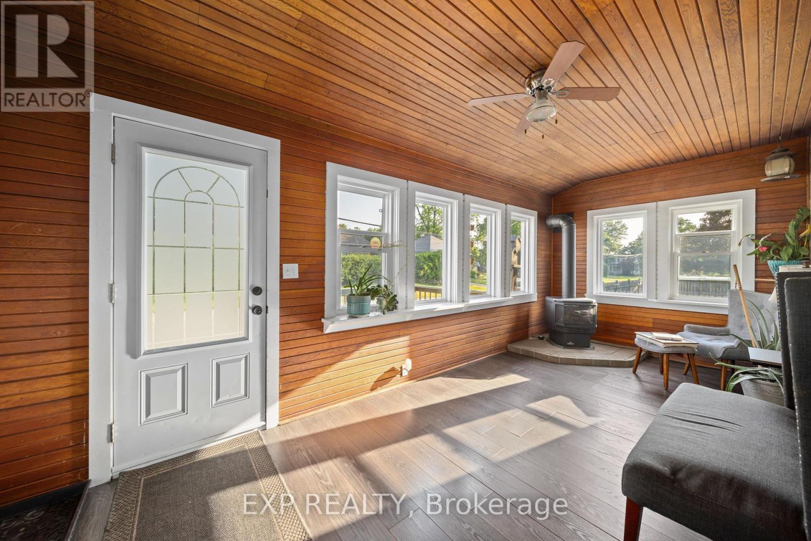 26 Main Street S, Lambton Shores, Ontario  N0N 1J0 - Photo 5 - X12300338
