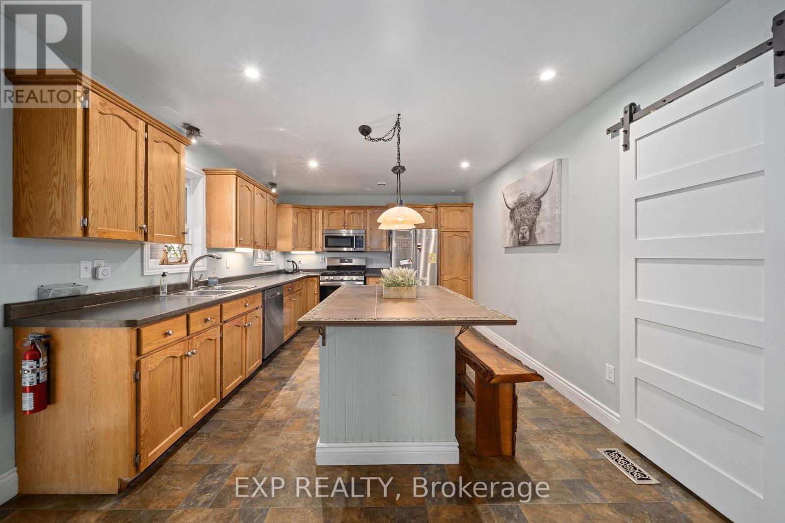 26 Main Street S, Lambton Shores, Ontario  N0N 1J0 - Photo 7 - X12300338