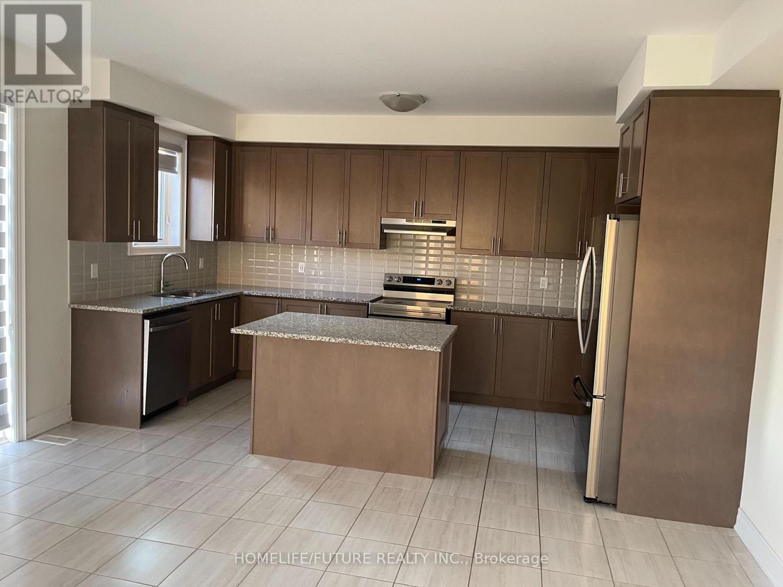106 Wamsley Crescent, Clarington, Ontario  L1B 0L1 - Photo 2 - E12300159