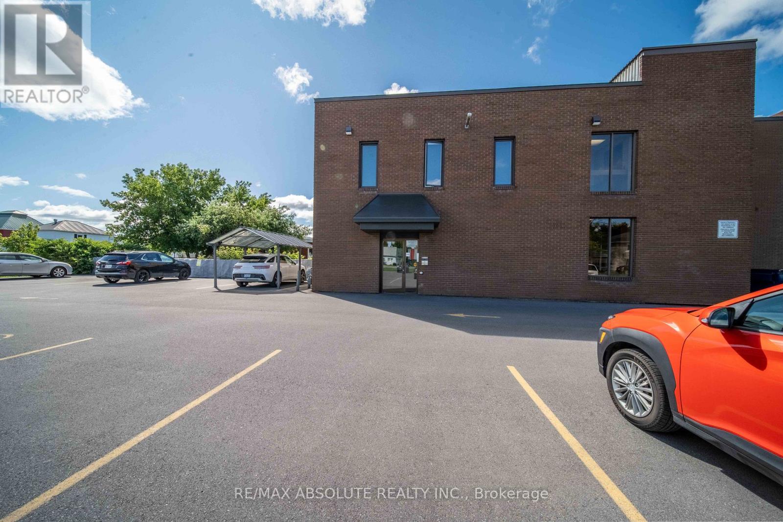 993 Notre-Dame Street, Russell, Ontario  K0A 1W0 - Photo 29 - X12300334