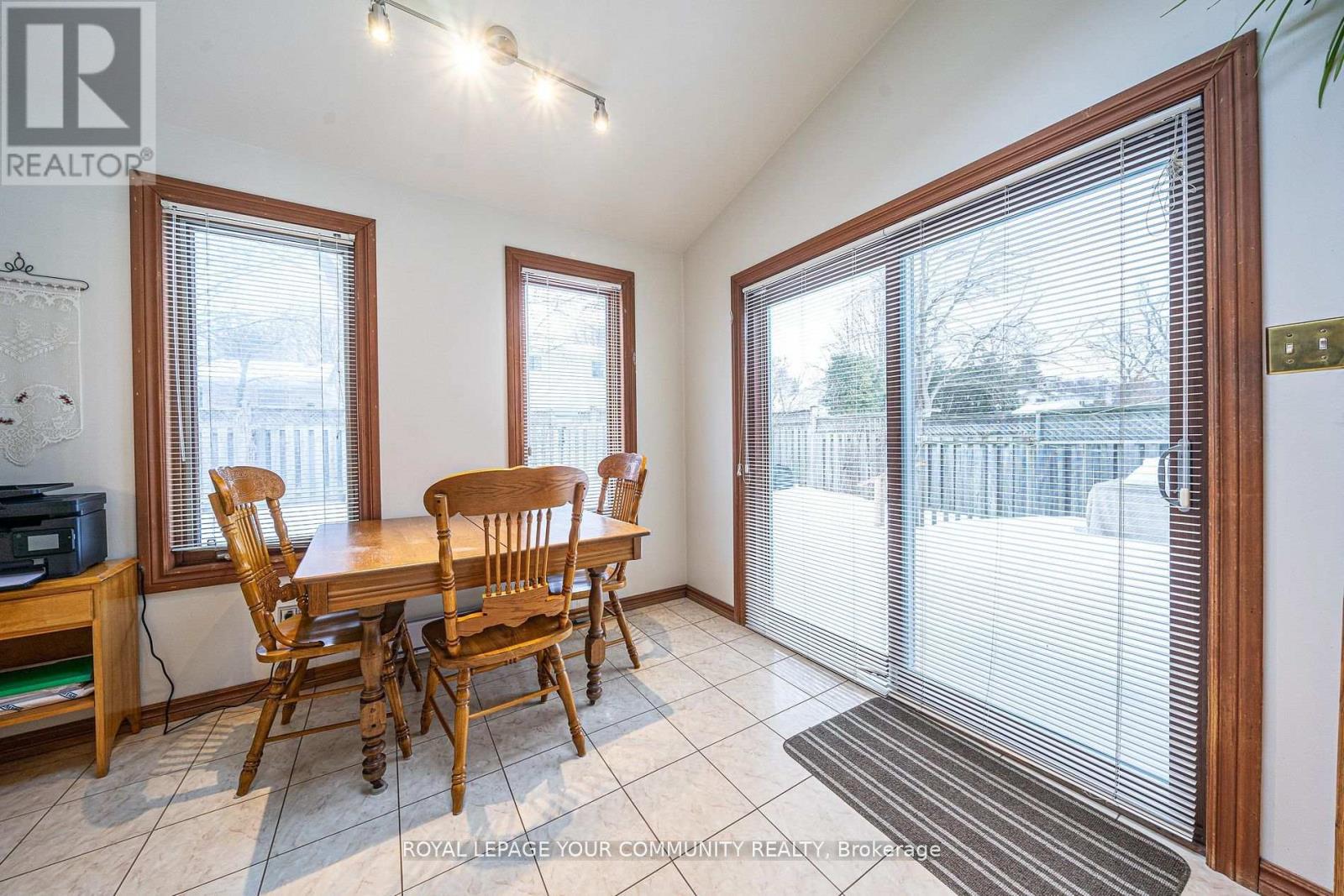 79 Mayvern Crescent, Richmond Hill, Ontario  L4C 5J6 - Photo 13 - N12300242