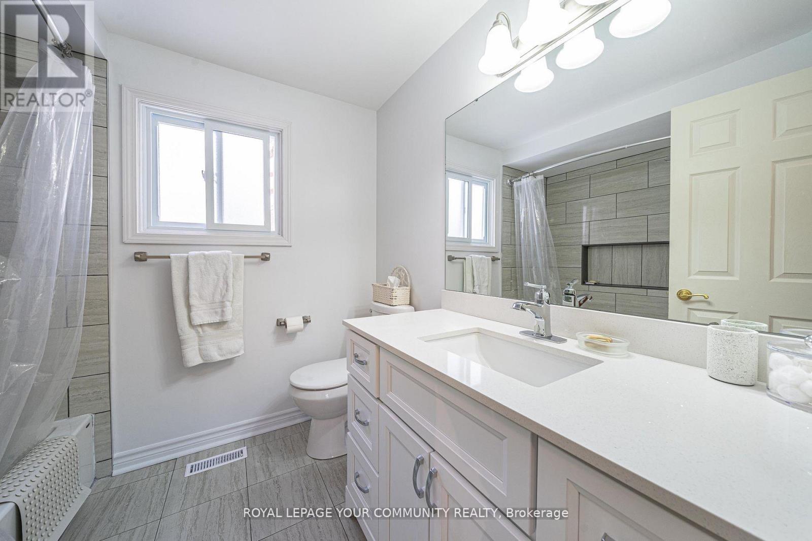 79 Mayvern Crescent, Richmond Hill, Ontario  L4C 5J6 - Photo 23 - N12300242
