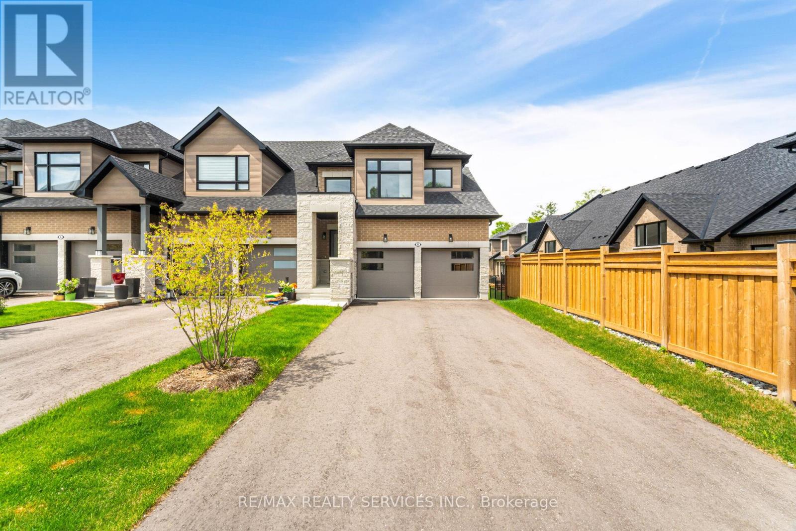 8 Lois Torrance Trail, Uxbridge, Ontario  L9P 0R9 - Photo 2 - N12300268