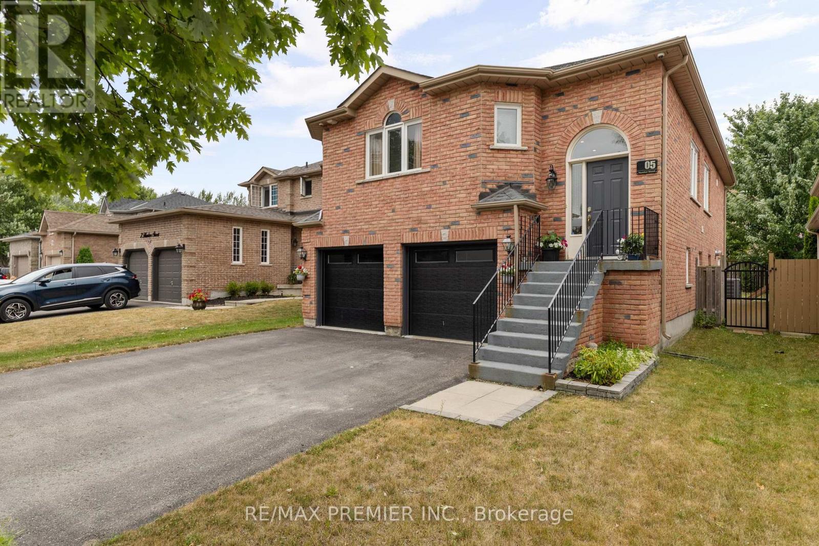 5 Humber Street, Barrie, Ontario  L4N 5S4 - Photo 3 - S12300270