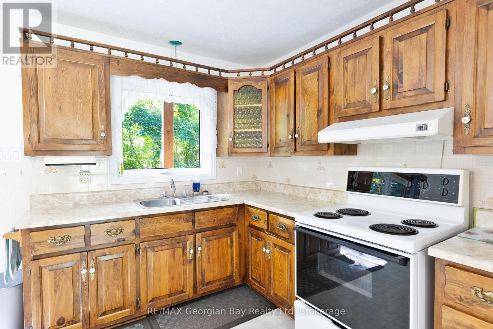 2284 Champlain Road, Tiny, Ontario  L9M 0C6 - Photo 11 - S12300304