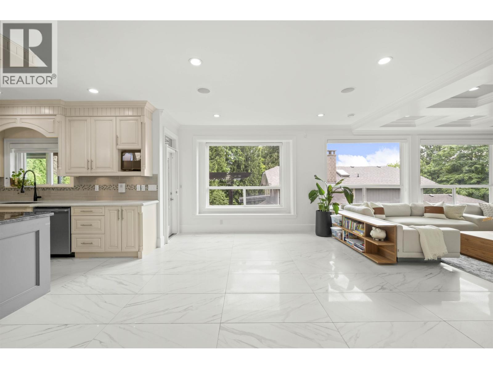 7638 Aubrey Street, Burnaby, British Columbia  V5A 1K7 - Photo 10 - R3029506