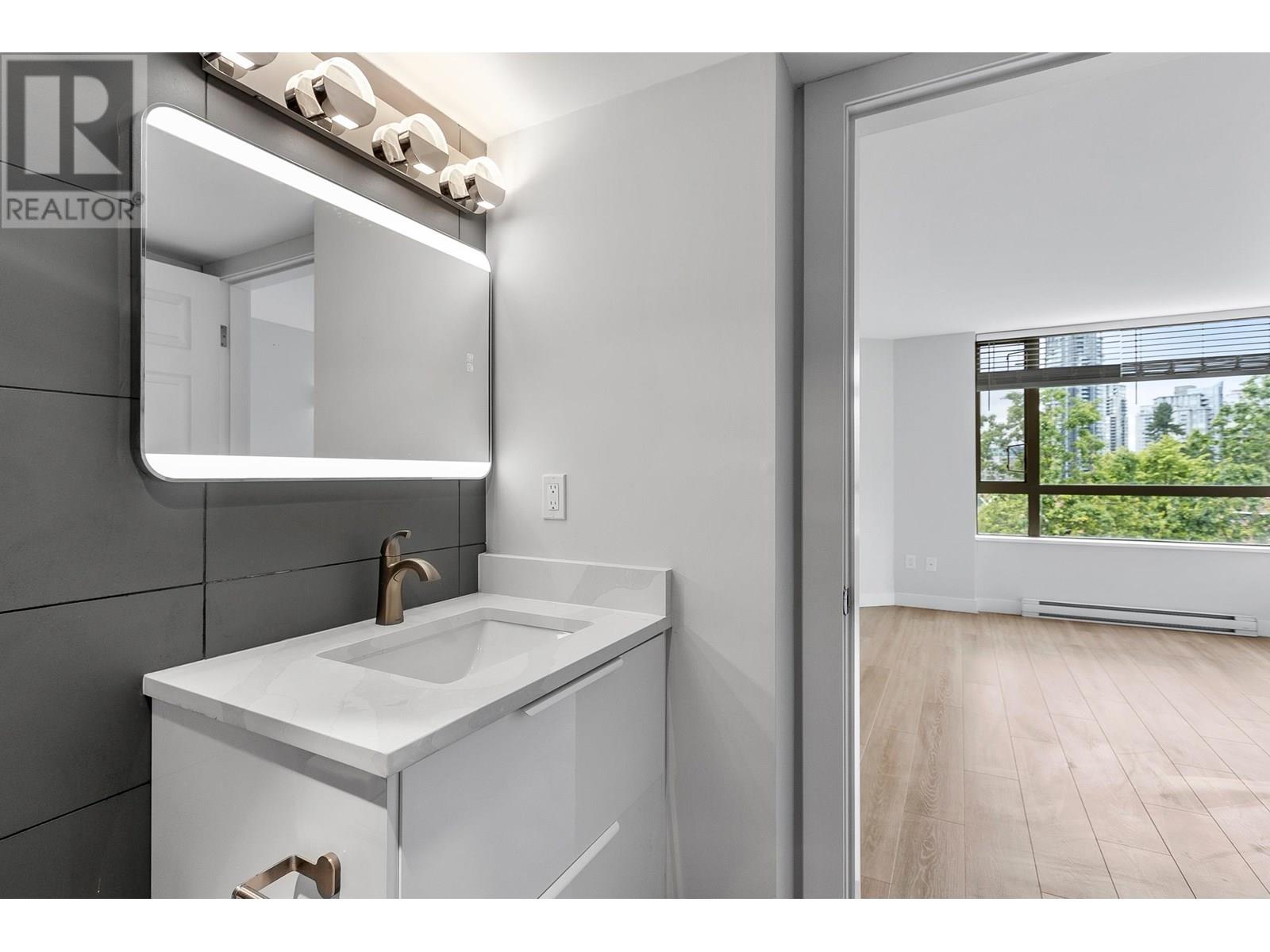 707 1199 Eastwood Street, Coquitlam, British Columbia  V3B 7W7 - Photo 10 - R3029476