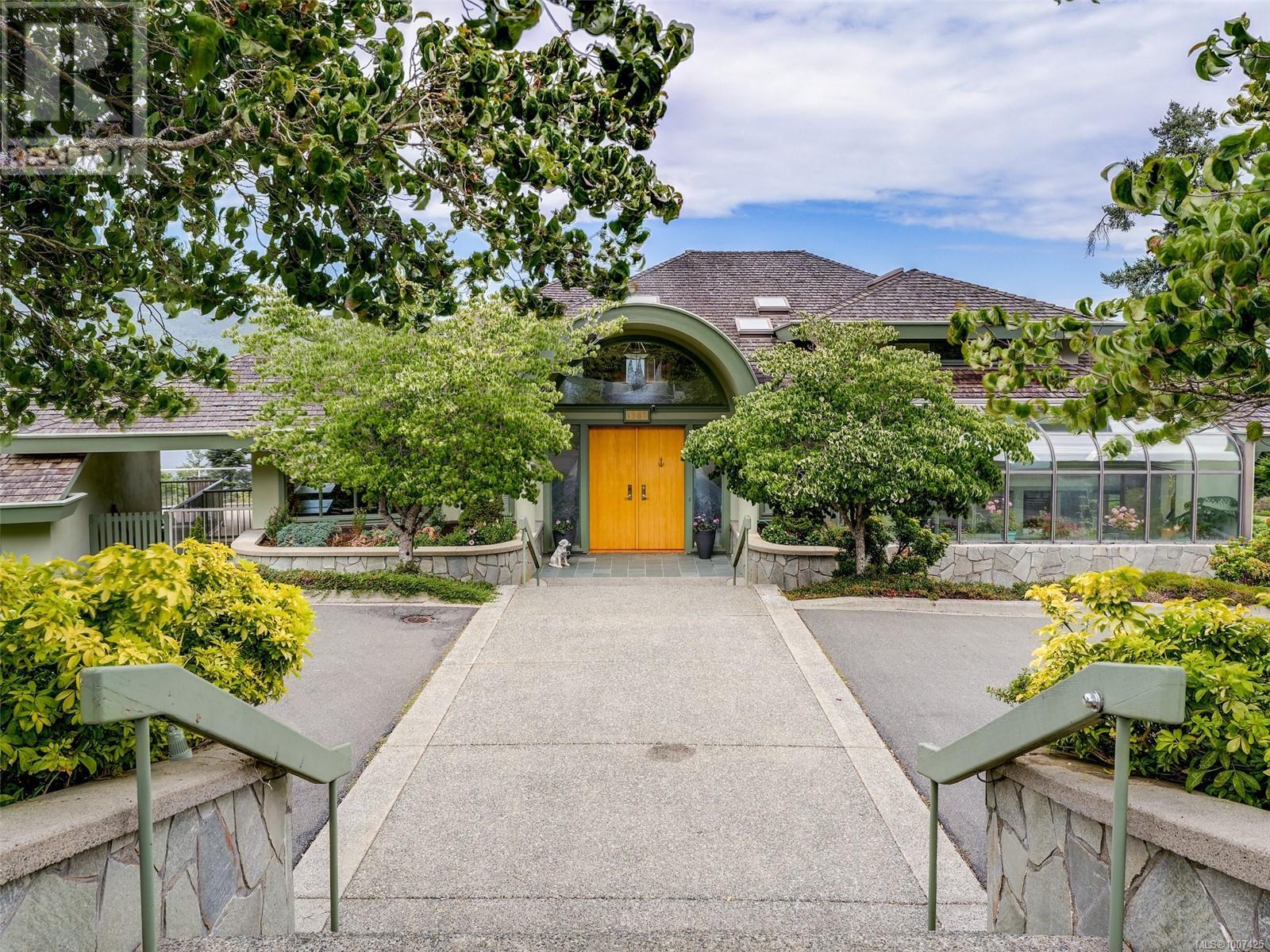 Property at 1360 Cloake Hill Rd image 2