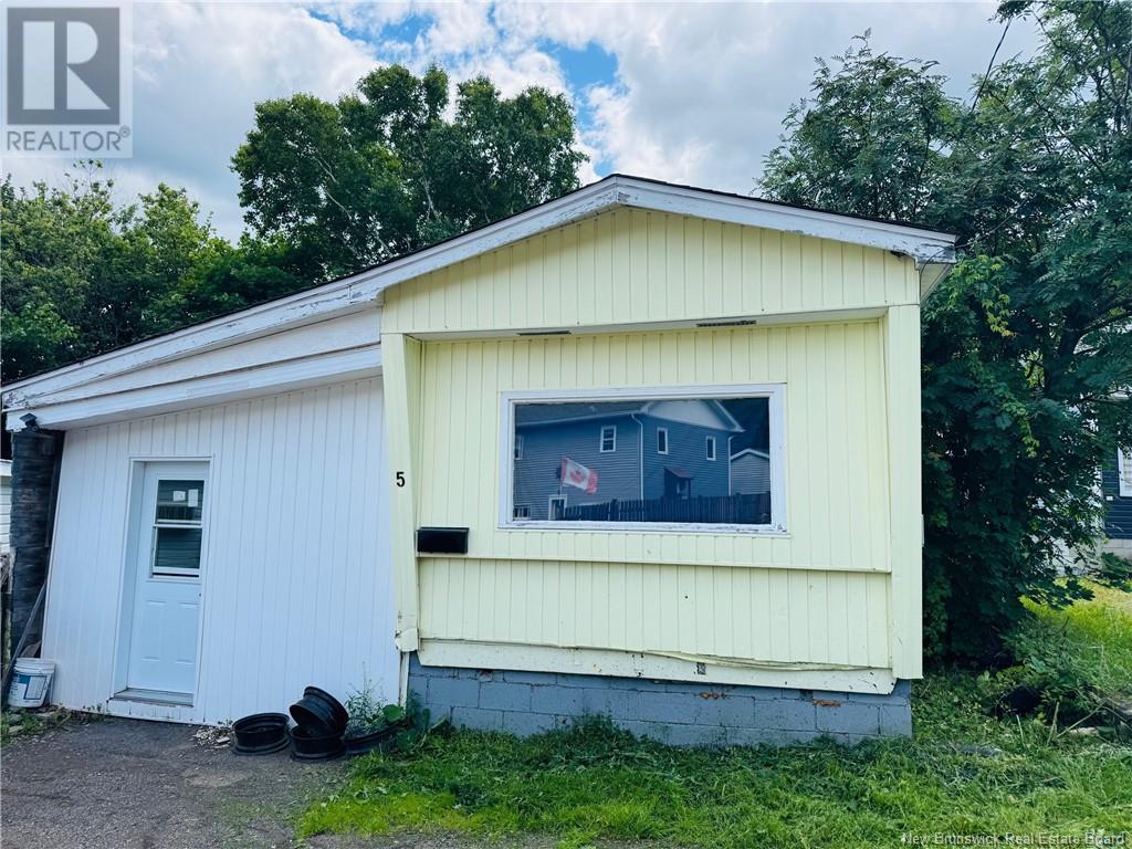 5 Church Street, Campbellton, New Brunswick