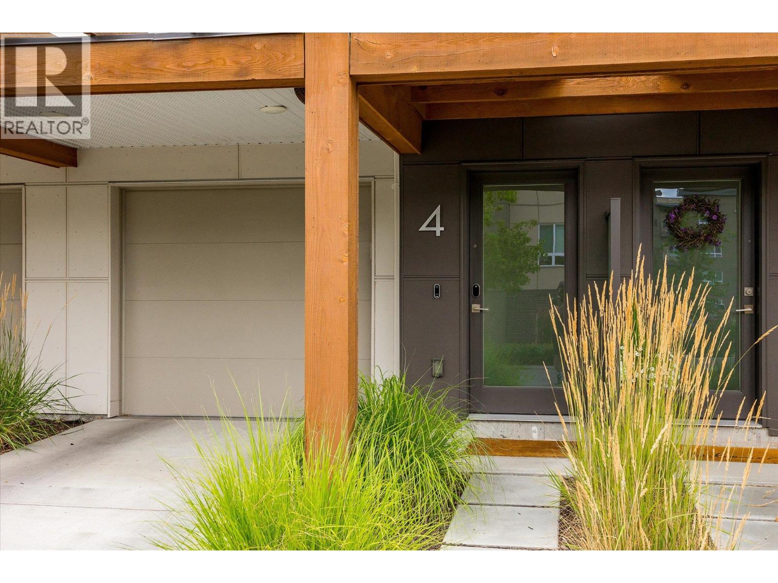 720 Valley Road Unit# 4, Kelowna, British Columbia V1V 0E1 - Photo 2 - 10356836