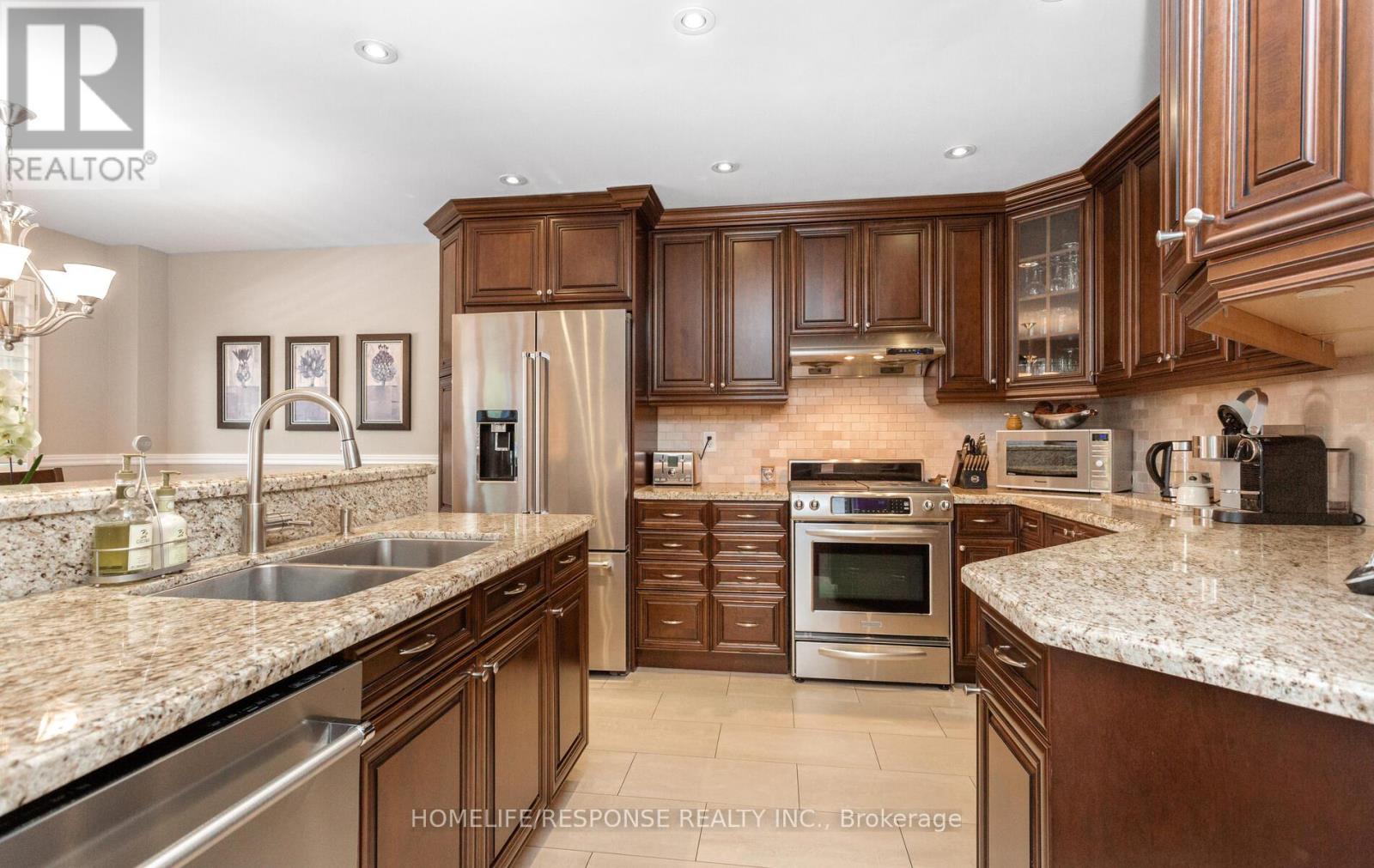 5133 Parkplace Circle, Mississauga, Ontario  L5V 2M1 - Photo 13 - W12300176