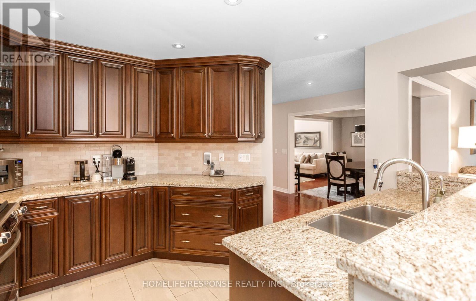 5133 Parkplace Circle, Mississauga, Ontario  L5V 2M1 - Photo 18 - W12300176