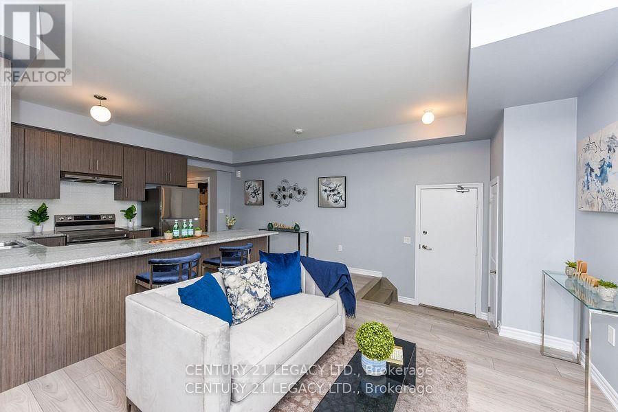 712 - 60 Halliford Place, Brampton, Ontario  L6P 0N5 - Photo 4 - W12300288
