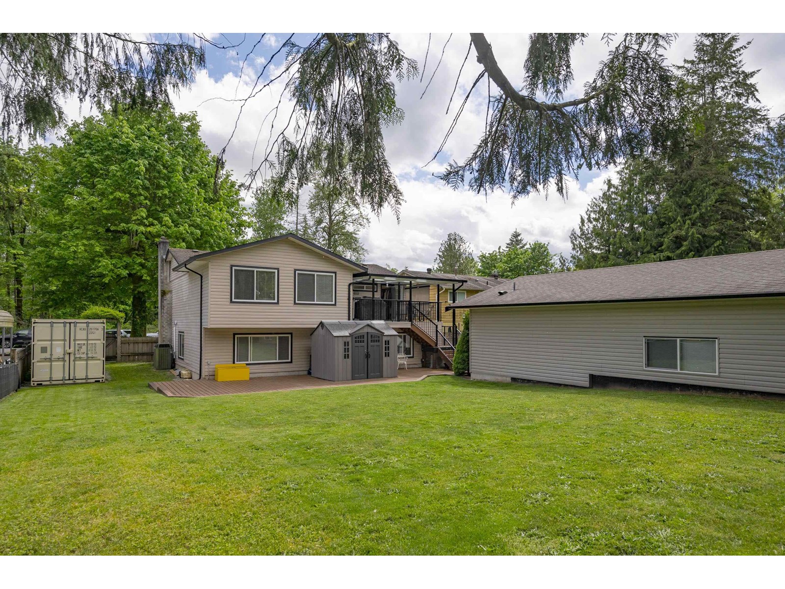 Property at 25035 10 AVENUE image 2