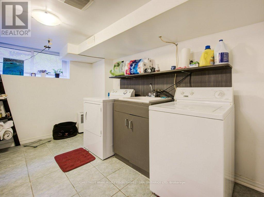 57 Glasgow Street, Kitchener, Ontario  N2G 2G8 - Photo 33 - X12300255