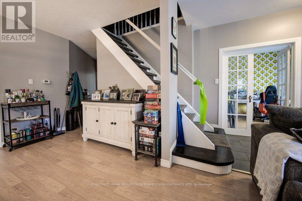 57 Glasgow Street, Kitchener, Ontario  N2G 2G8 - Photo 6 - X12300255