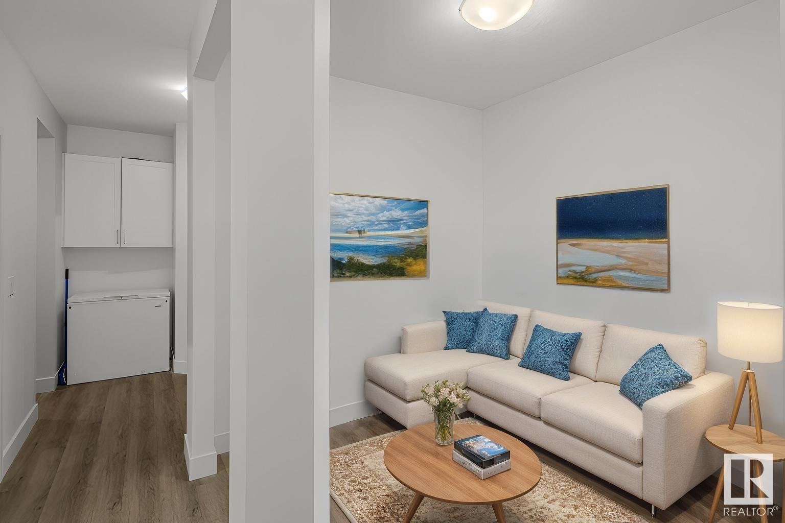 Property at 15940 19 AV SW image 4