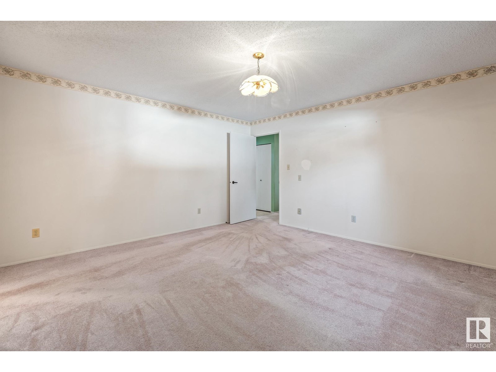 1126 105 St Nw, Edmonton, Alberta  T6J 6J6 - Photo 20 - E4449050