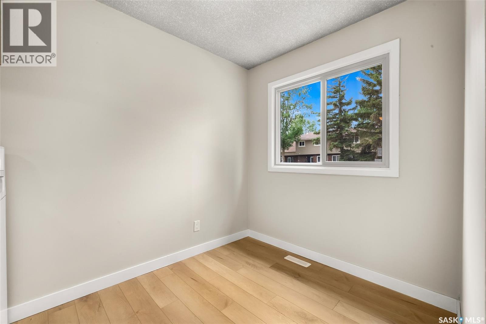 3814 Castle Road, Regina, Saskatchewan  S4S 6M7 - Photo 8 - SK013428