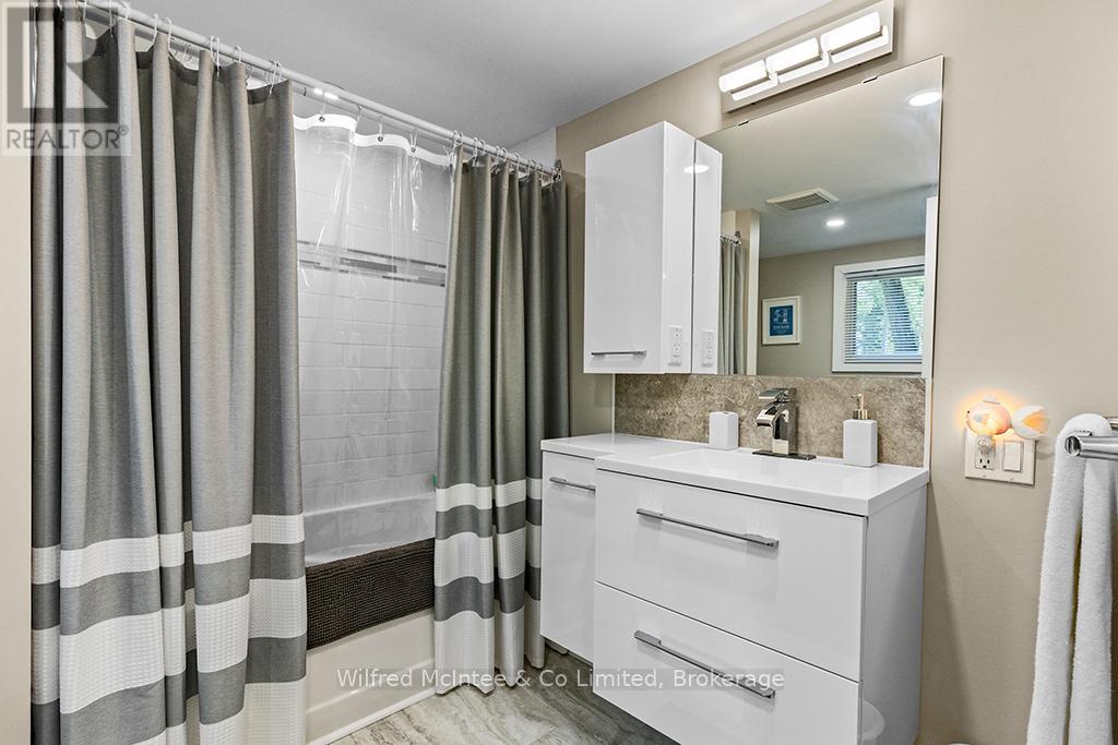 32 3rd Avenue S, Native Leased Lands, Ontario  N0H 2G0 - Photo 30 - X12296516