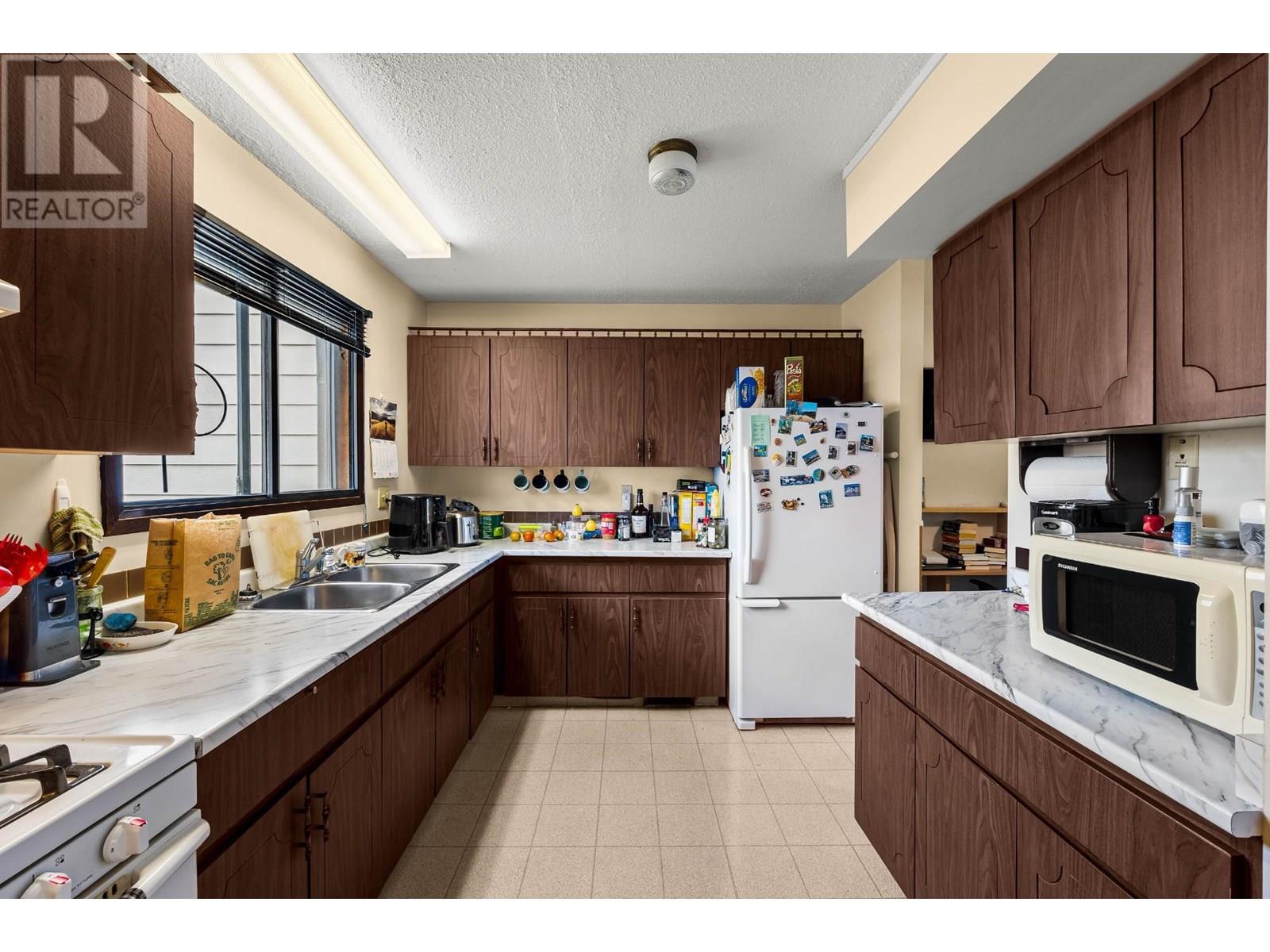 Property at 840 DESMOND Street Unit# 3 image 3