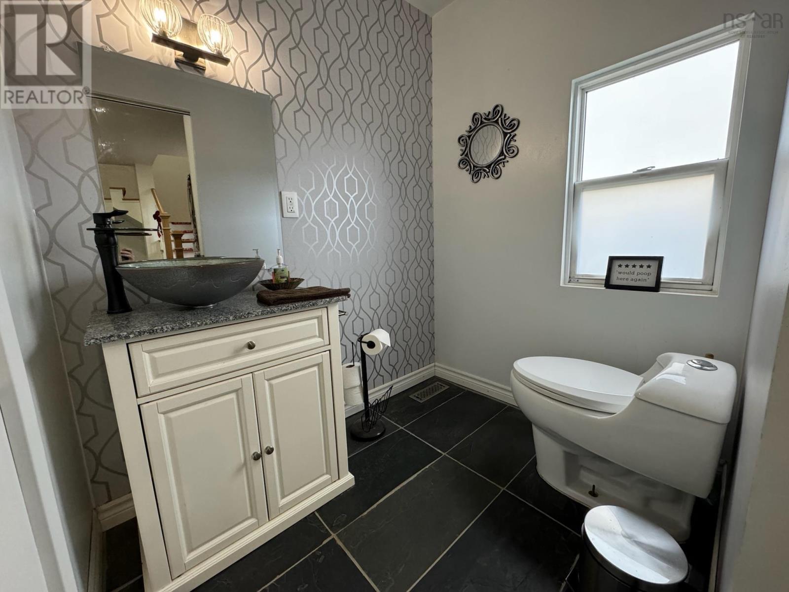 1379 Salmon River Road, L'ardoise, Nova Scotia  B0E 3B0 - Photo 20 - 202428100