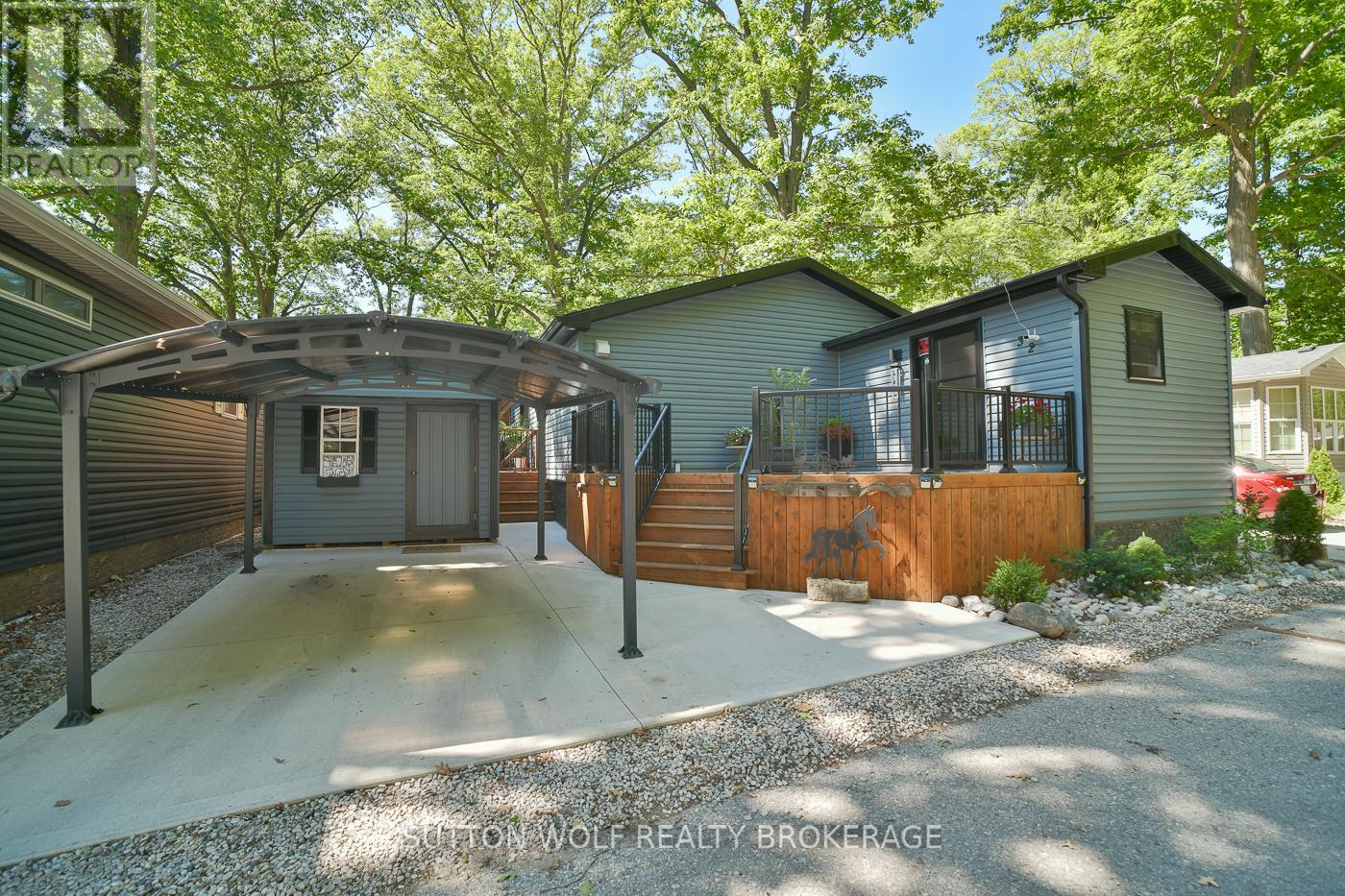 32 - 22790 Amiens Road, Middlesex Centre, Ontario  N0L 1R0 - Photo 1 - X12300411