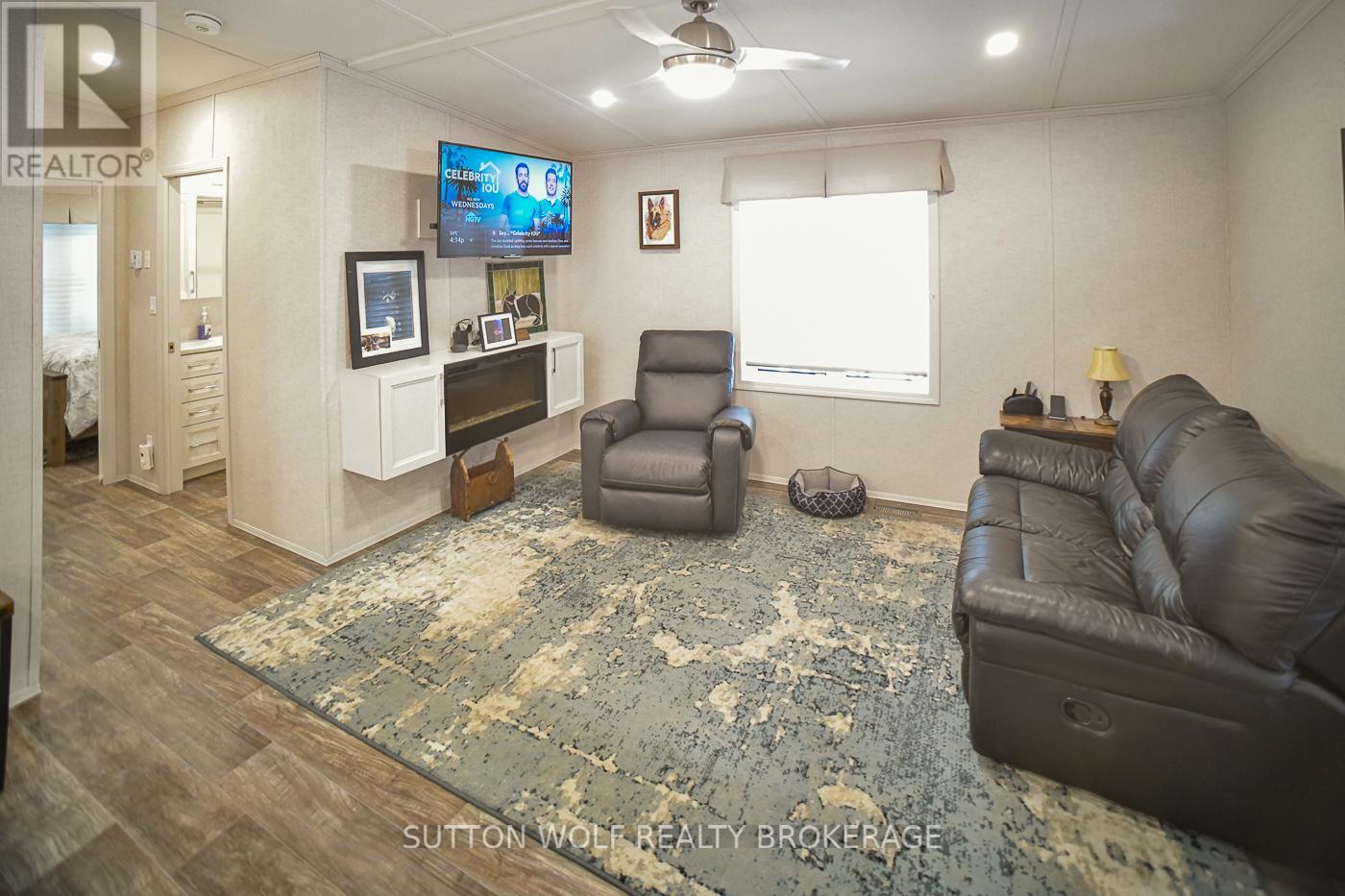 32 - 22790 Amiens Road, Middlesex Centre, Ontario  N0L 1R0 - Photo 11 - X12300411