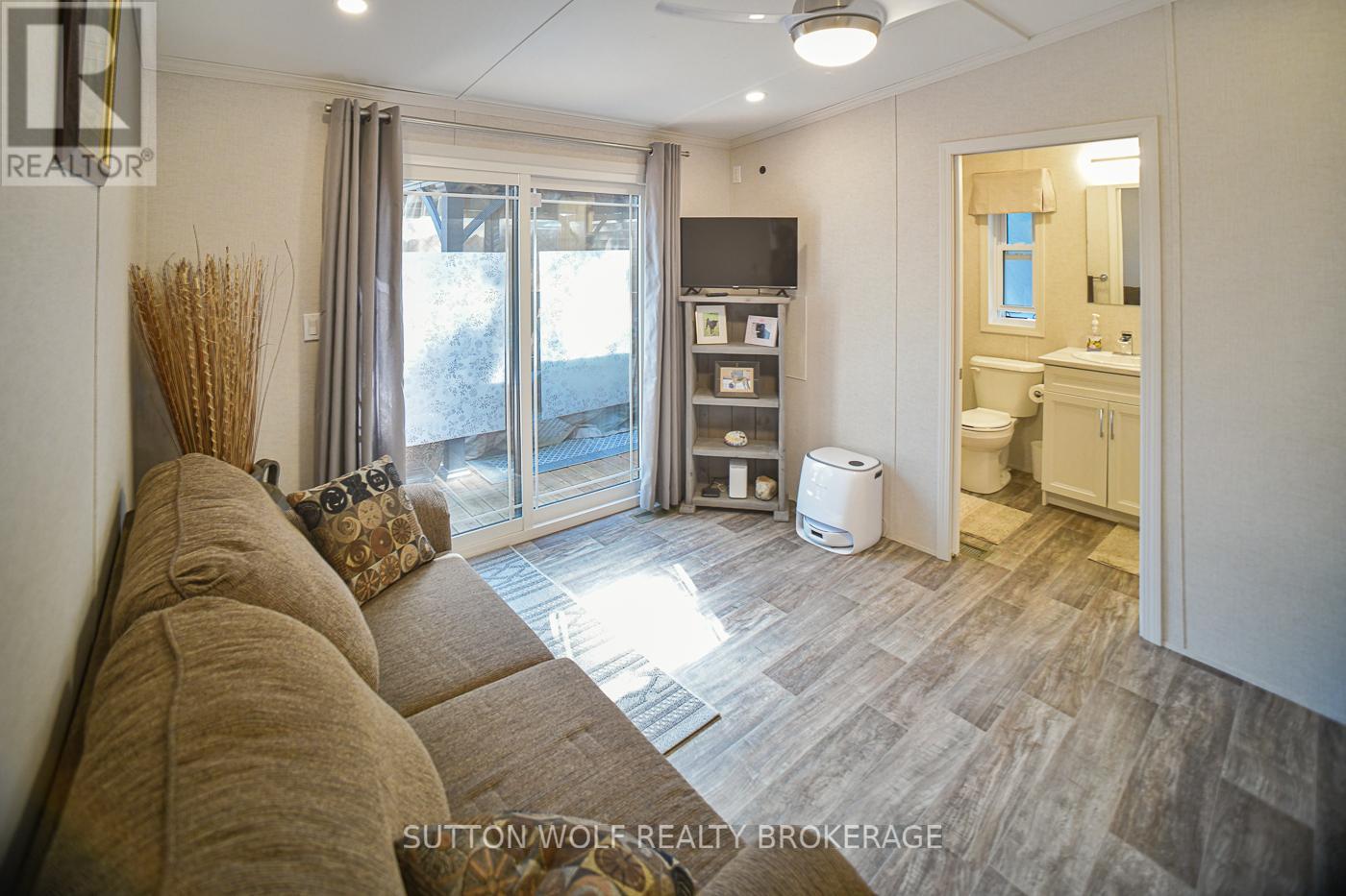 32 - 22790 Amiens Road, Middlesex Centre, Ontario  N0L 1R0 - Photo 19 - X12300411