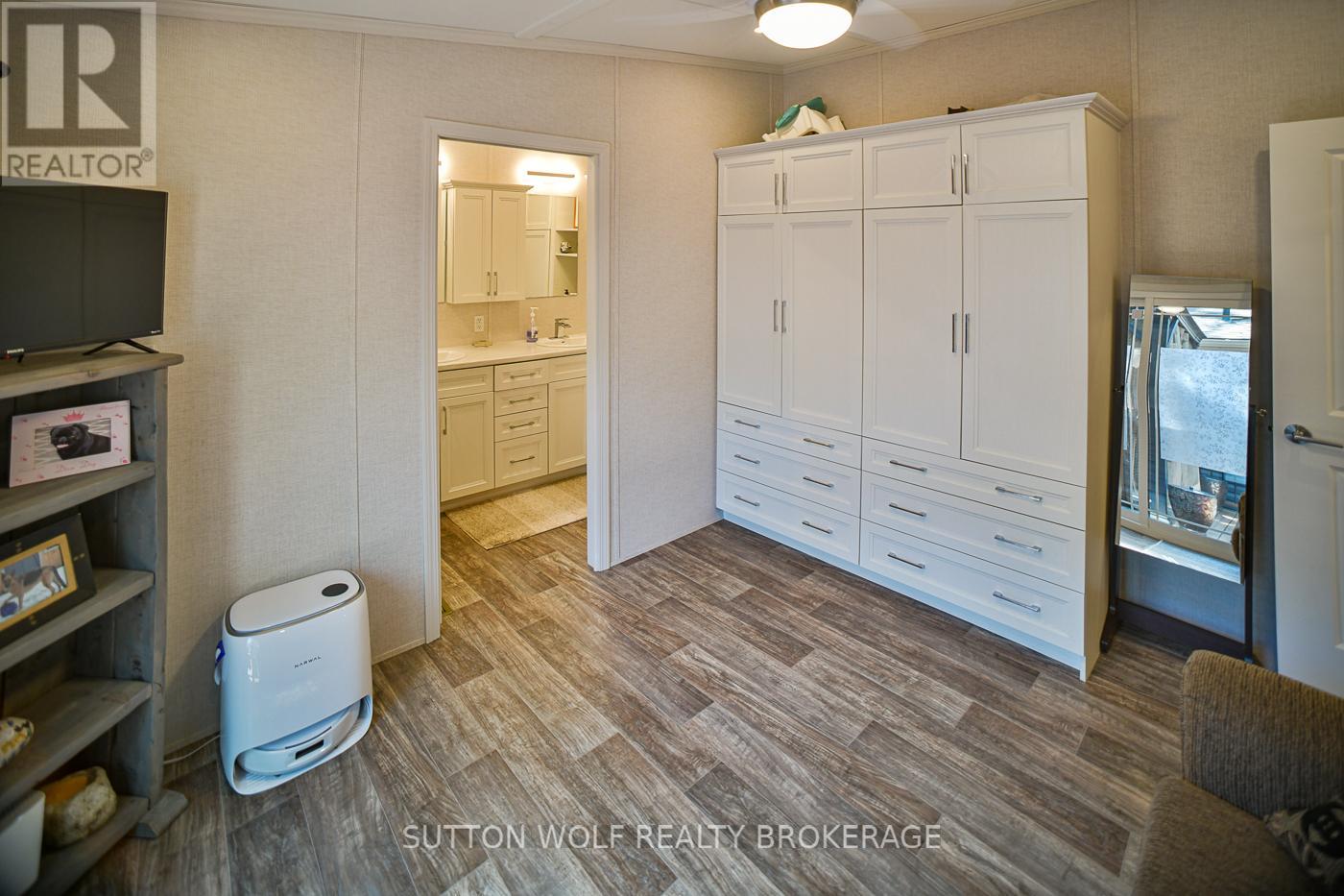 32 - 22790 Amiens Road, Middlesex Centre, Ontario  N0L 1R0 - Photo 21 - X12300411