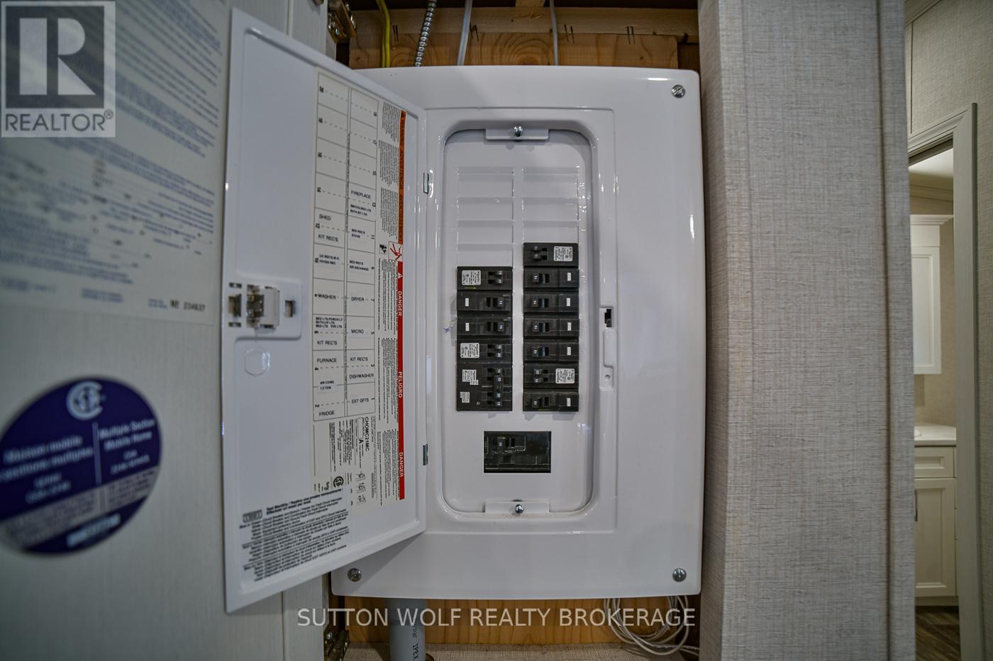 32 - 22790 Amiens Road, Middlesex Centre, Ontario  N0L 1R0 - Photo 29 - X12300411