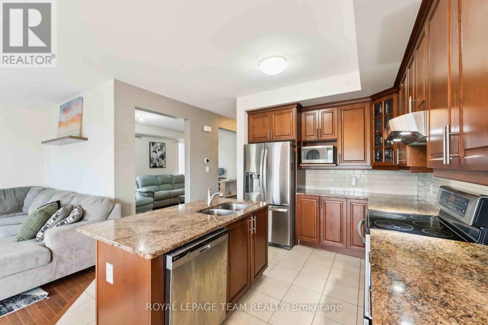 52 Tapadero Avenue, Ottawa, Ontario  K2V 0E1 - Photo 18 - X12300404