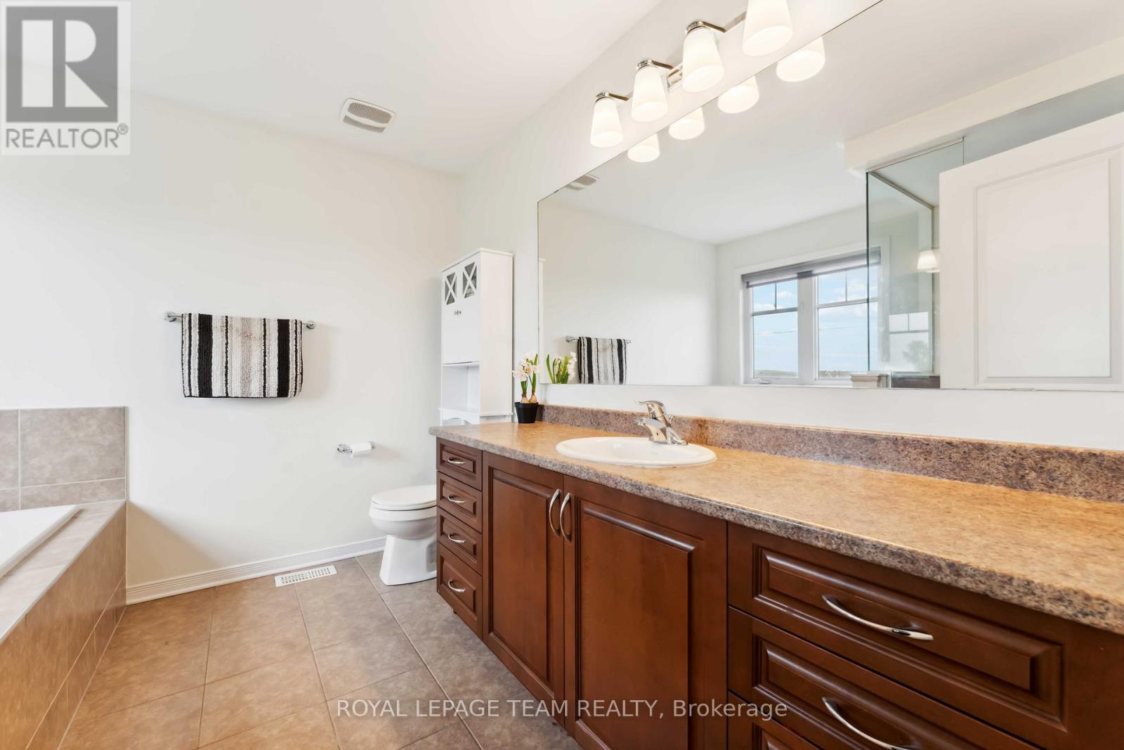 52 Tapadero Avenue, Ottawa, Ontario  K2V 0E1 - Photo 22 - X12300404