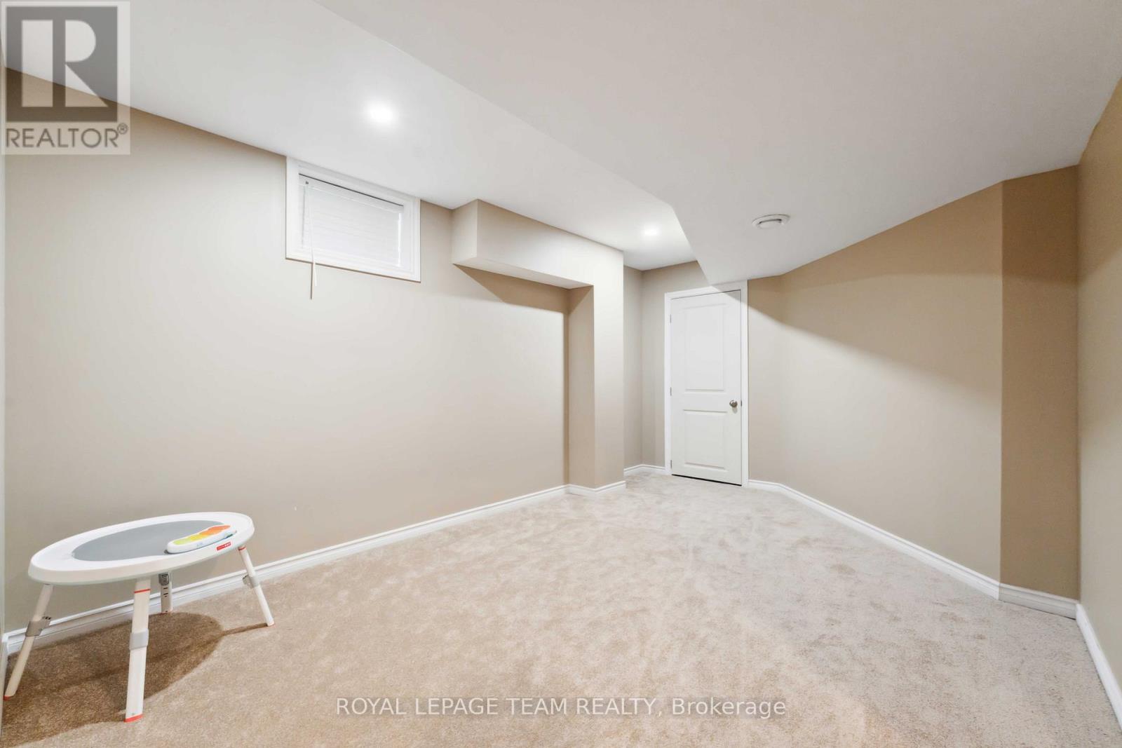 52 Tapadero Avenue, Ottawa, Ontario  K2V 0E1 - Photo 34 - X12300404