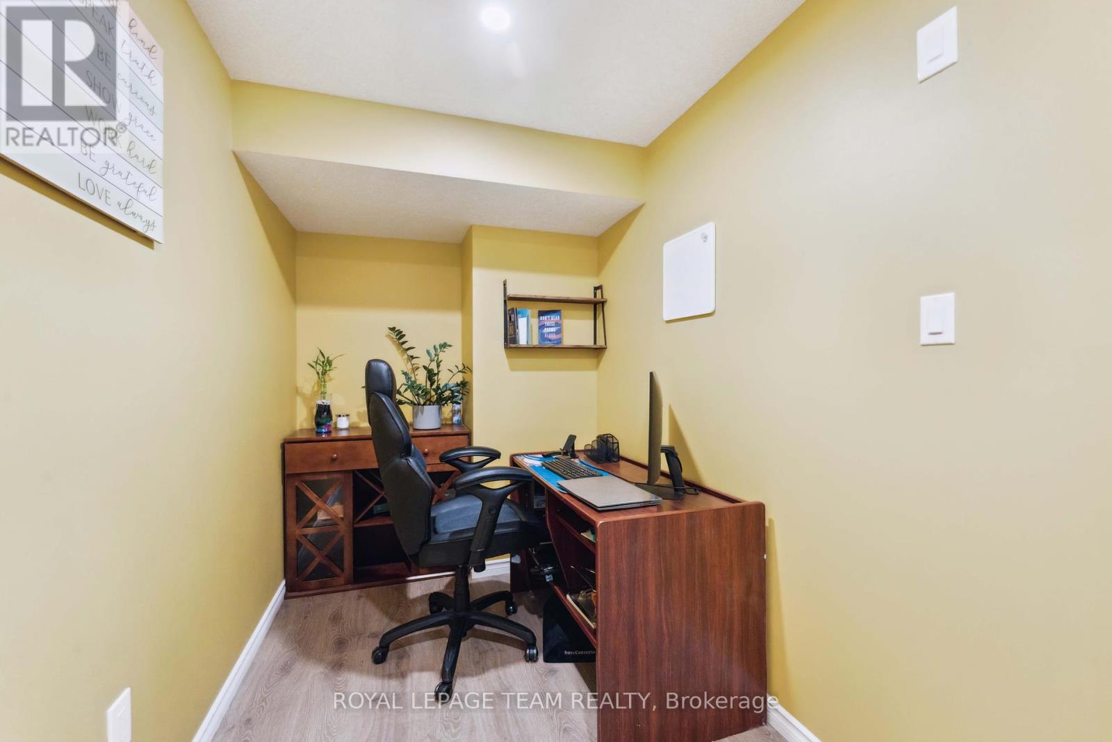 52 Tapadero Avenue, Ottawa, Ontario  K2V 0E1 - Photo 38 - X12300404